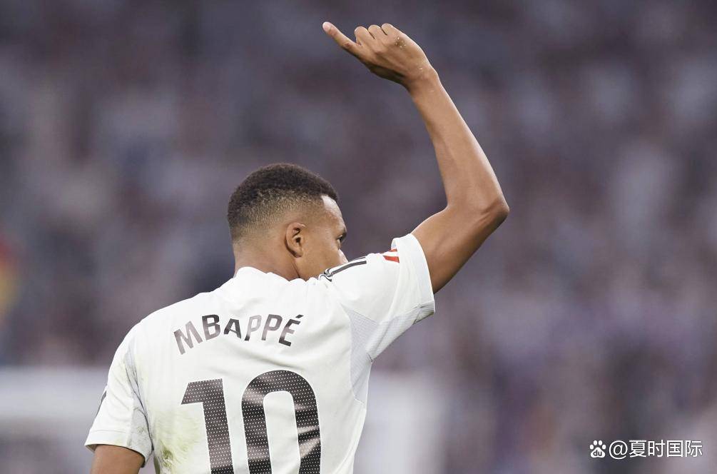 皇马官宣！亿元先生被挂牌，中场锁定德甲天才，锋线瞄准英超爆点