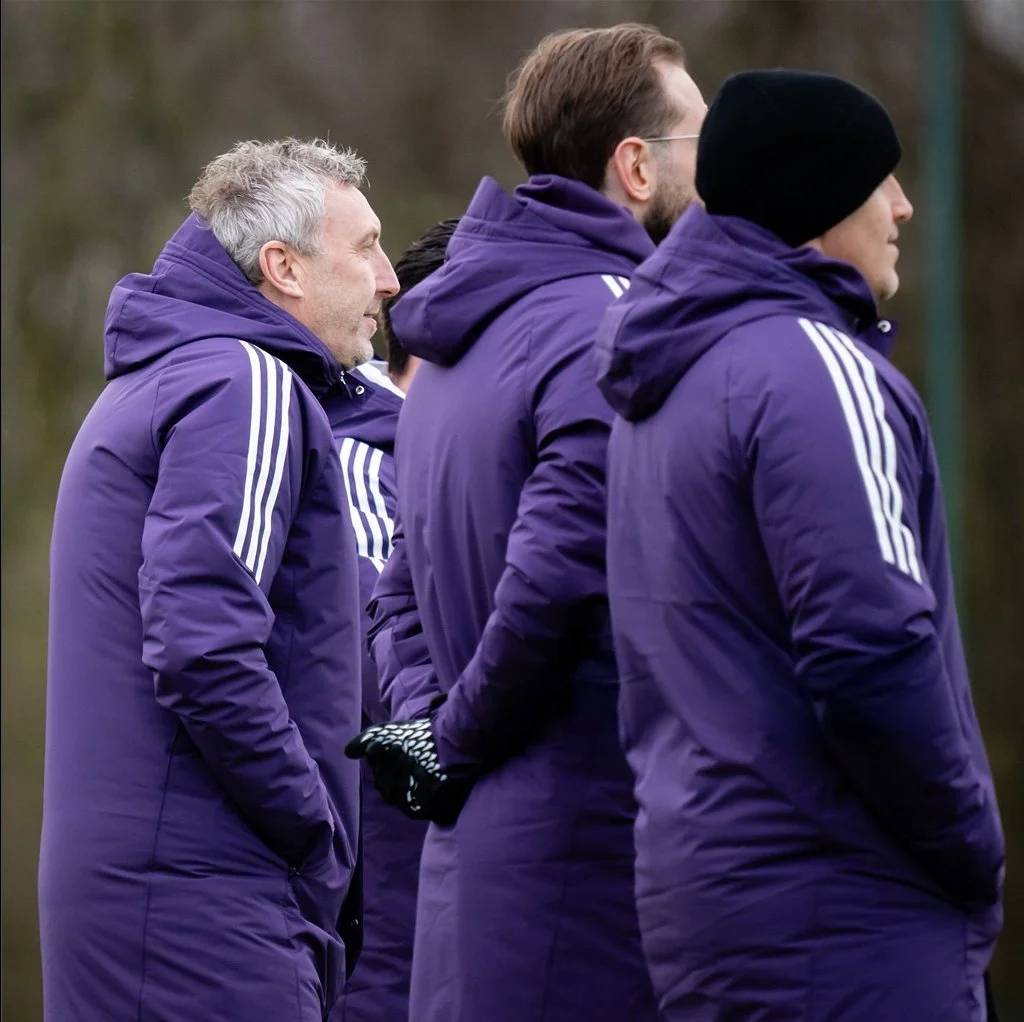 冬窗零投入!11胜才能进欧冠,卡里克首战曼城能破局?